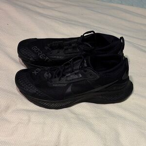 NIKE Black Gore-Tex Athletic Shoes